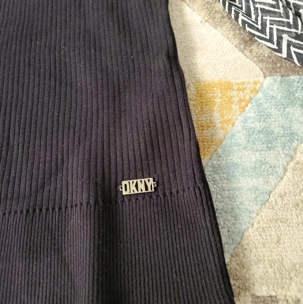 New DKNY Top - Picture 5 of 5